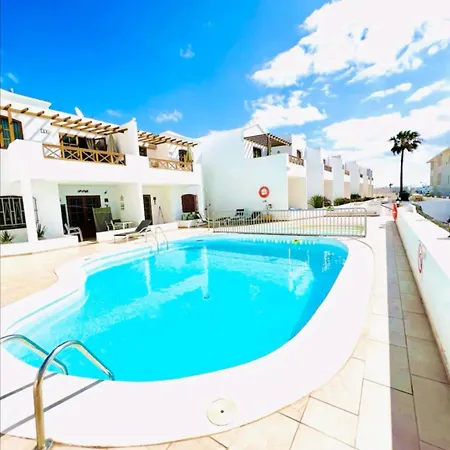 Heated Pools-200m Beach- Wifi *