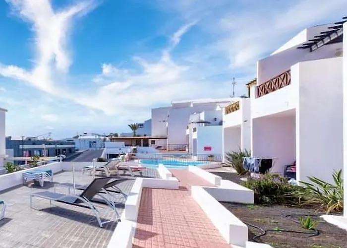 Heated Pools-200m Beach- Wifi Апартаменты